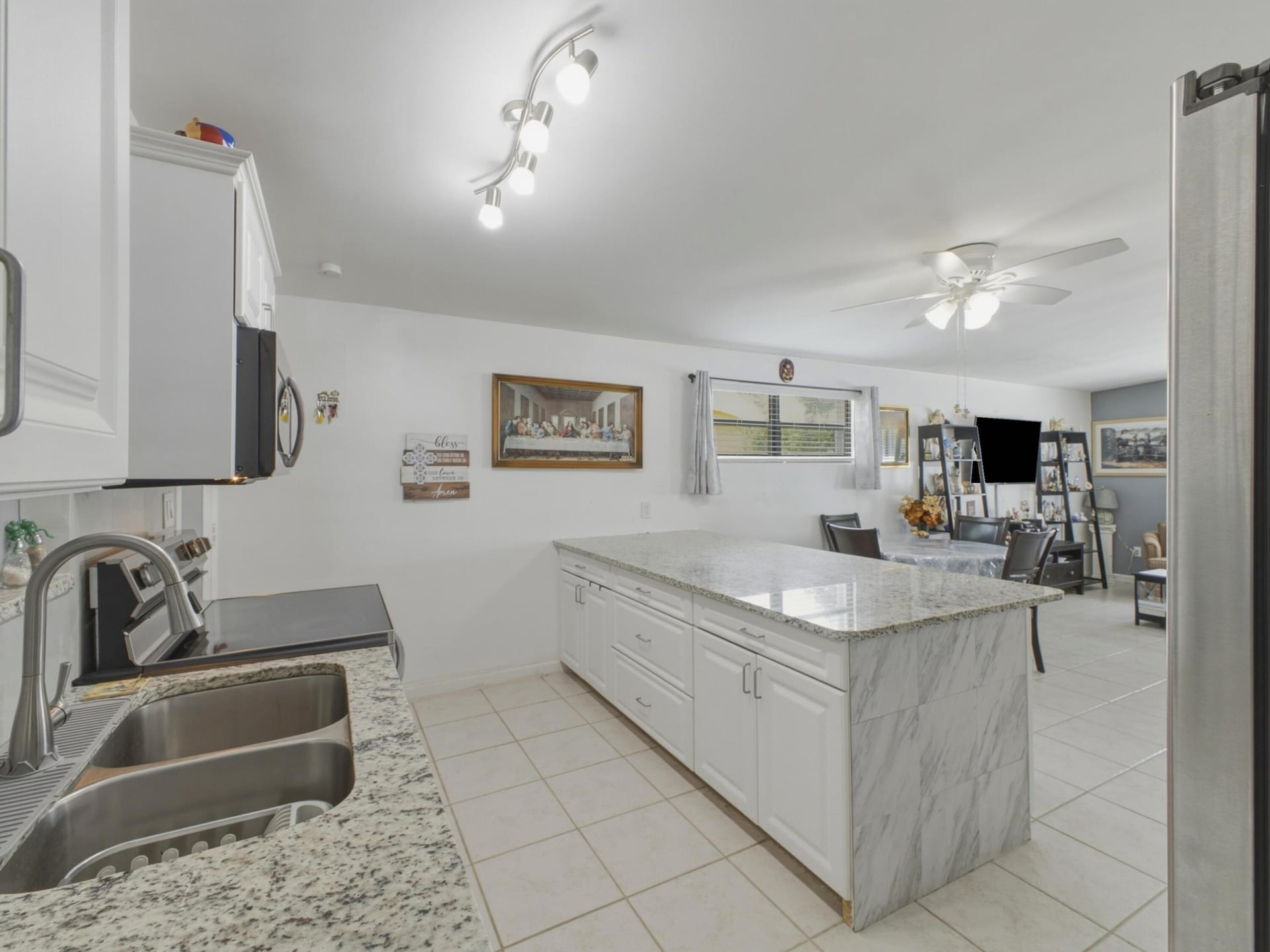  Residence photo 5