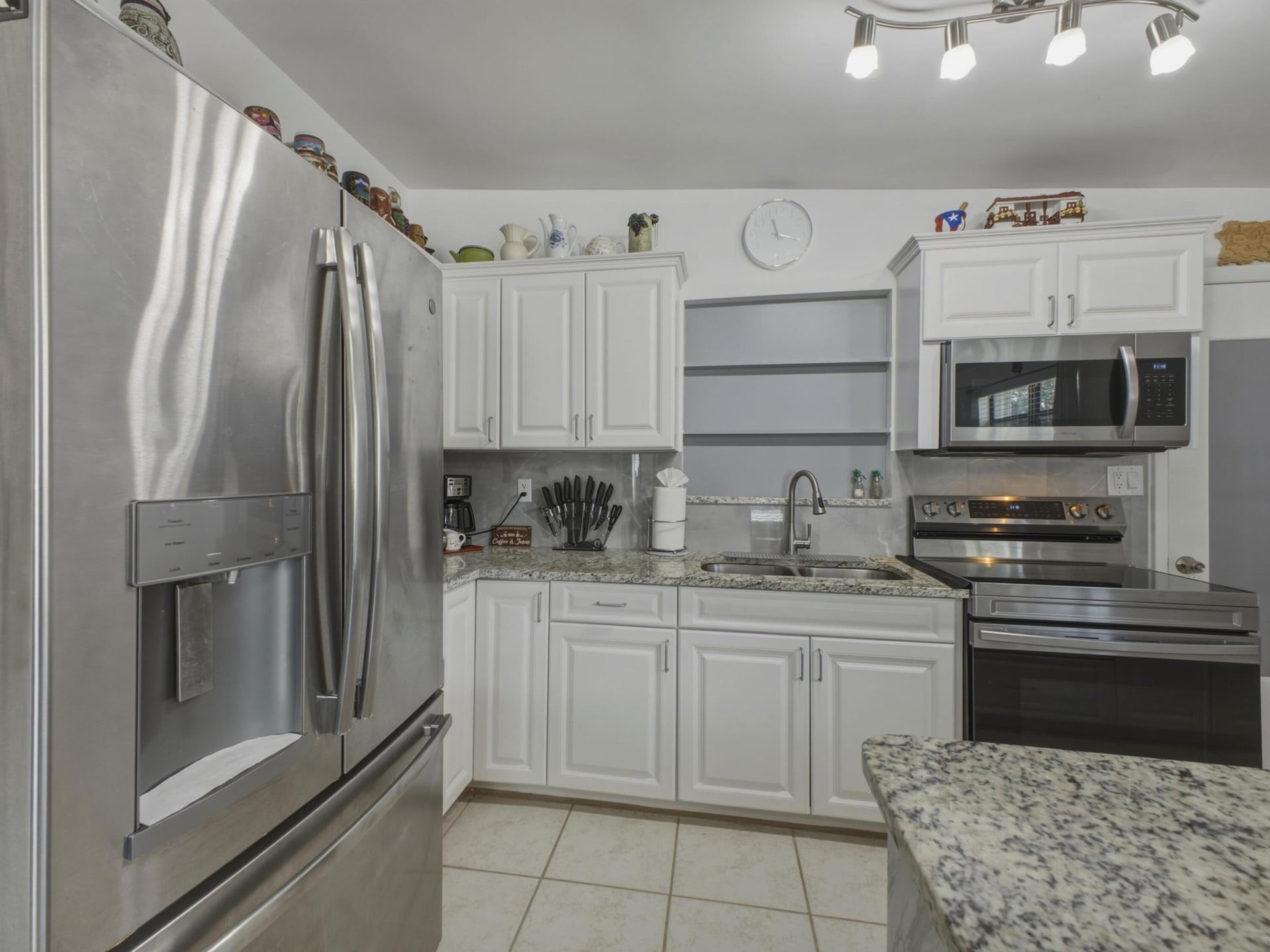  Residence photo 16