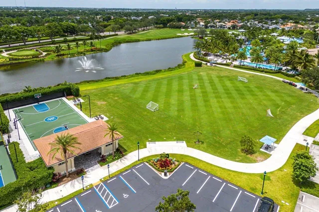 Woodfield Country Club Residence photo 48