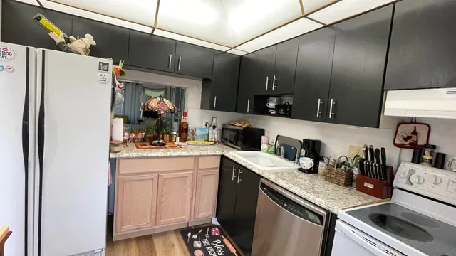 Unit 103 photo 2