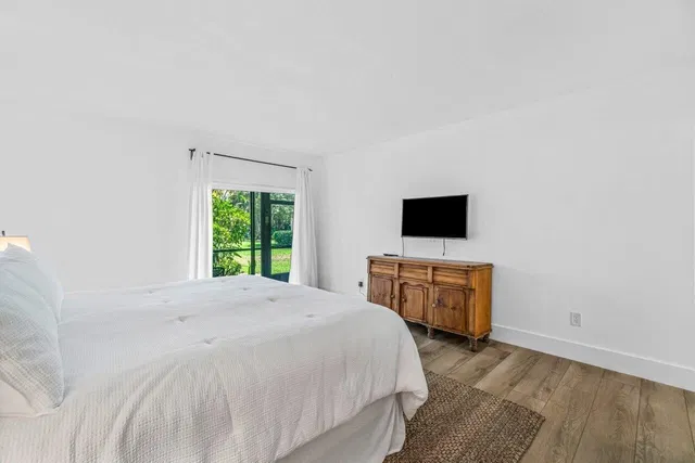 Unit 206 photo 18