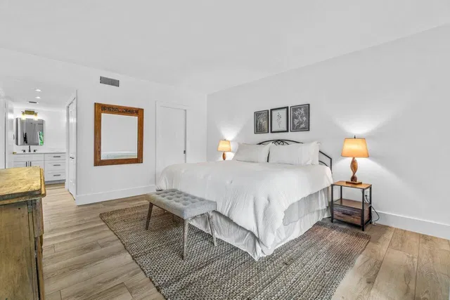 Unit 206 photo 19