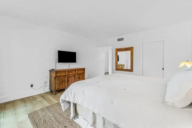 Unit 206 photo 20