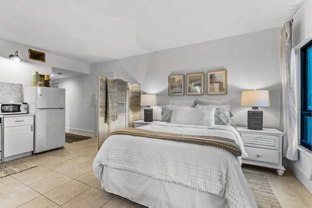 Unit 206 photo 34