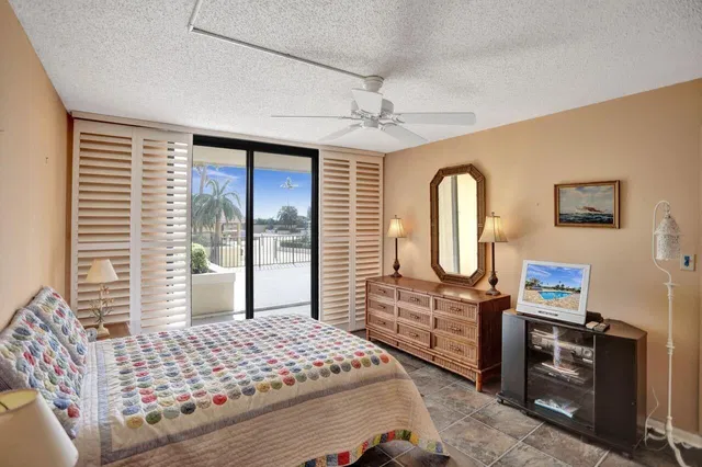  Unit 109 photo 6