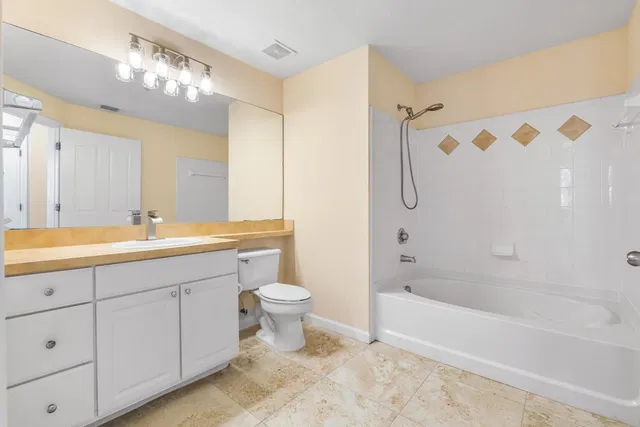 Unit 3105 photo 9