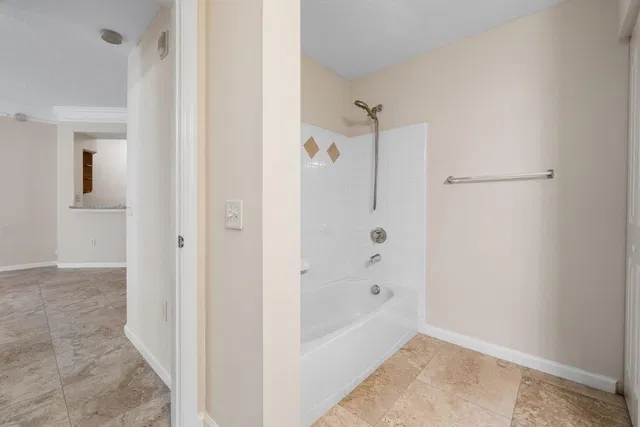 Unit 3105 photo 12