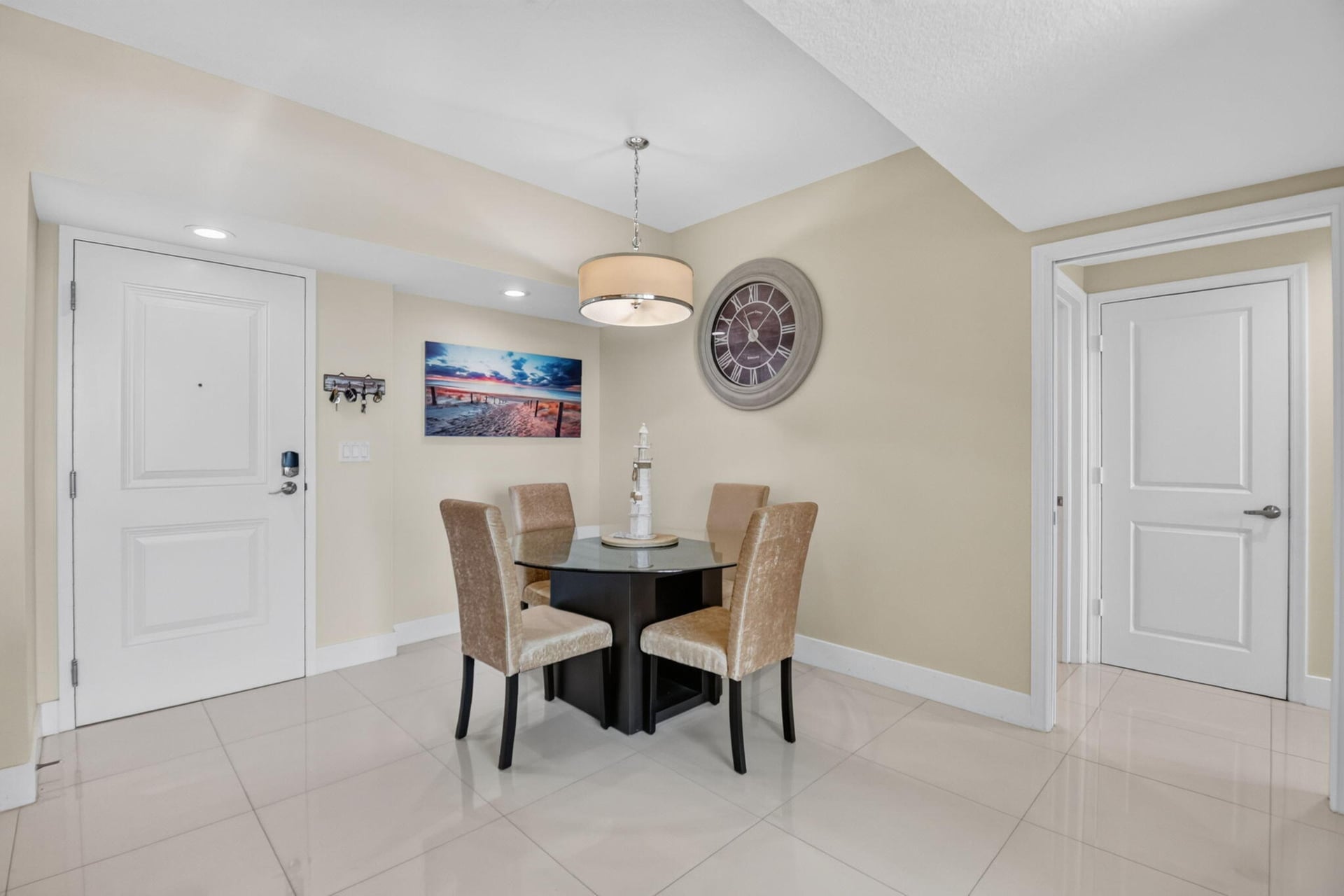  Unit 1406 photo 4