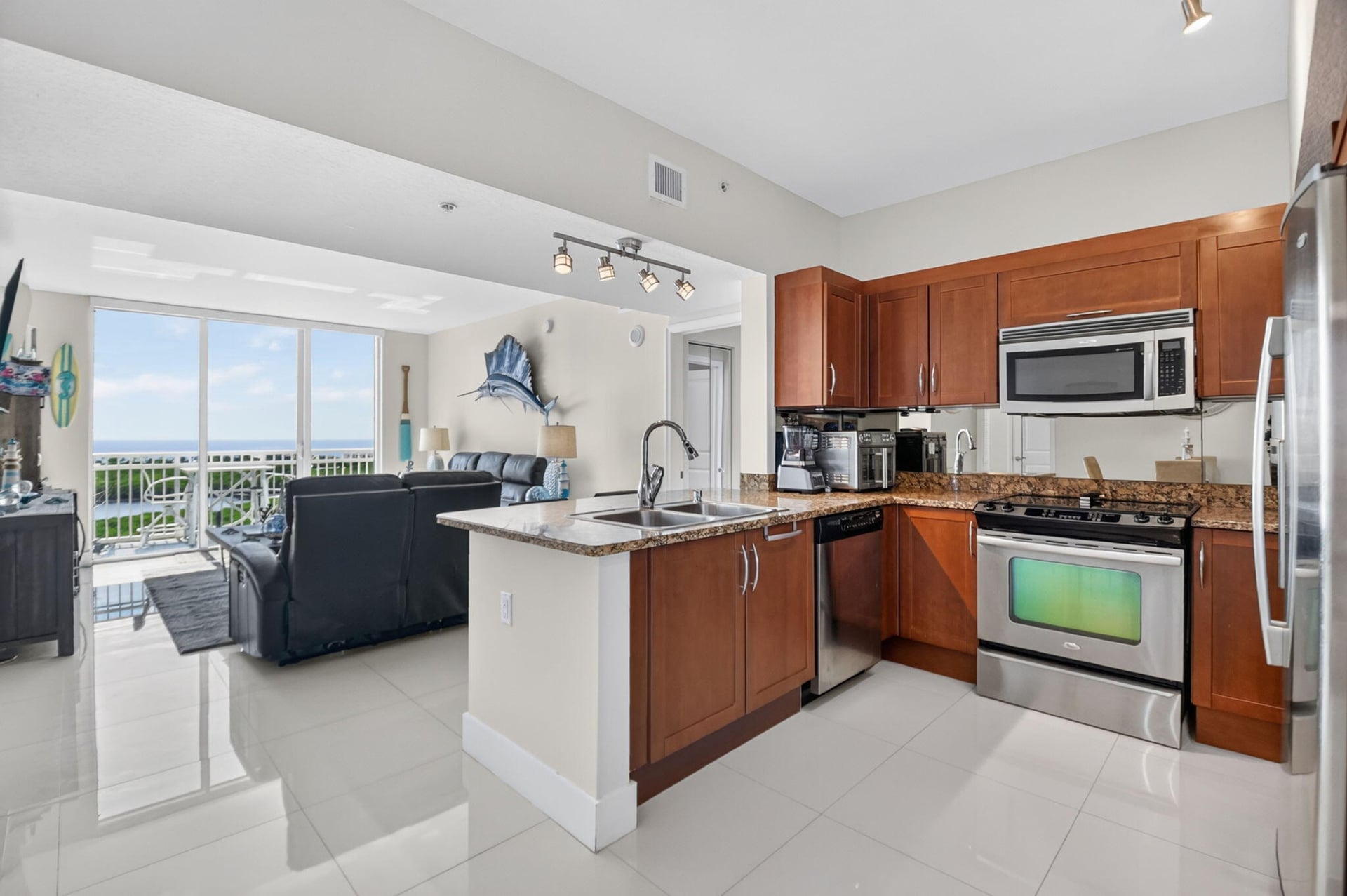  Unit 1406 photo 6