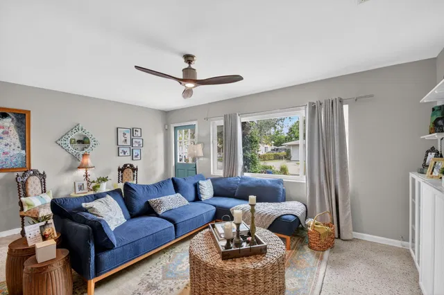 SoSo West Palm Beach Residence photo 5