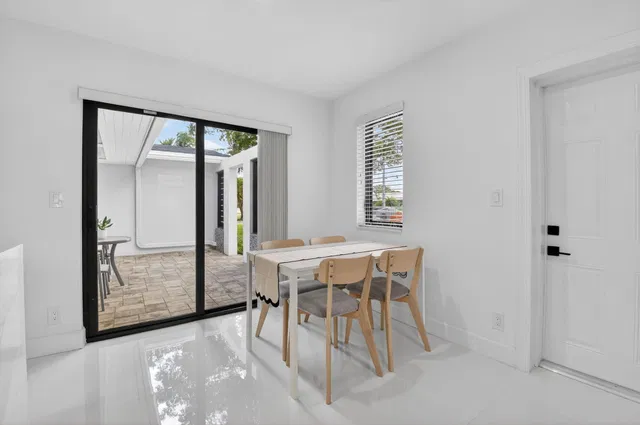 Residence photo 12