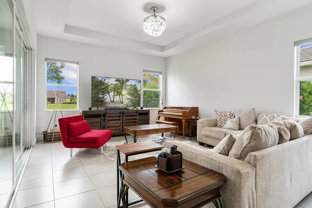  Residence photo 8