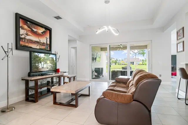  Residence photo 12