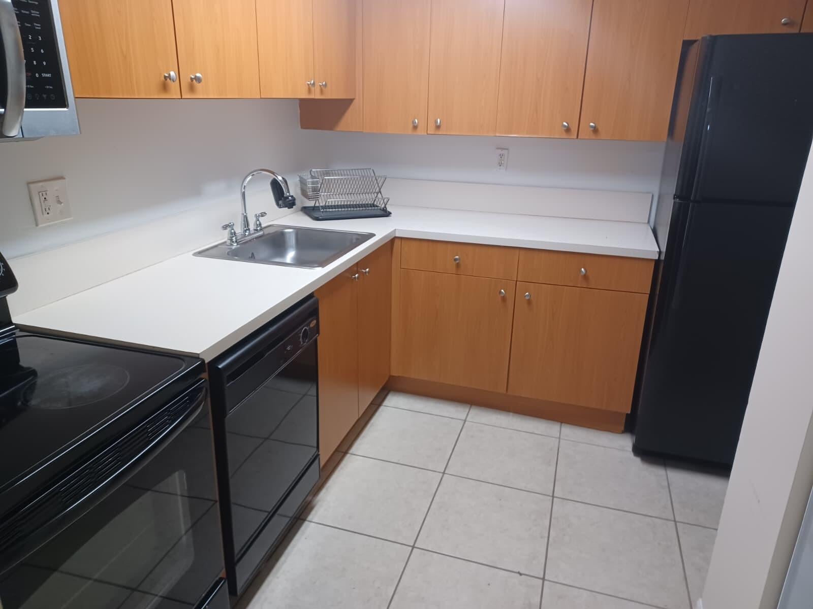 Unit 203 photo 4