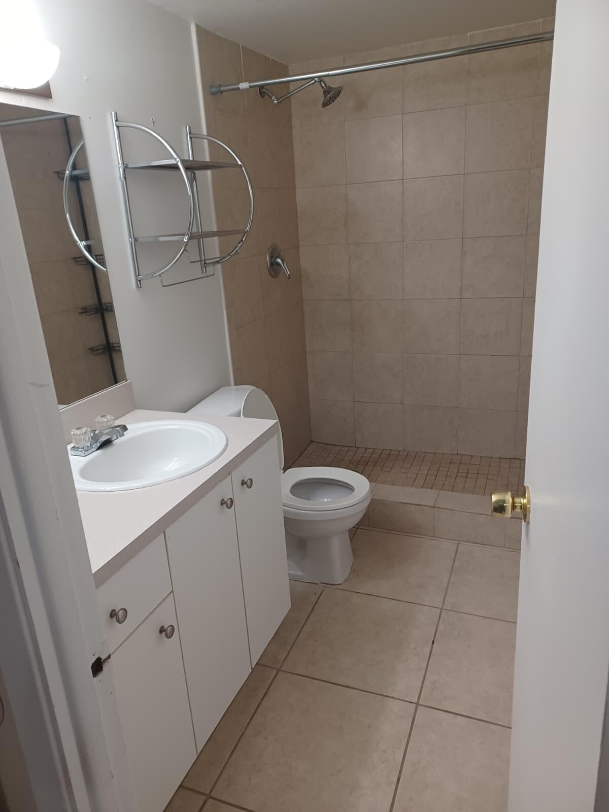 Unit 203 photo 9