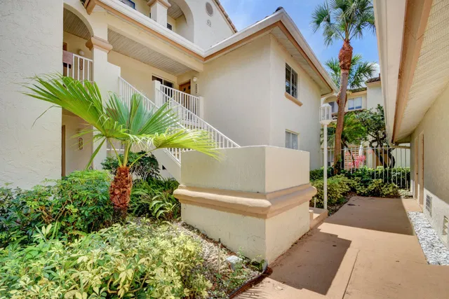 Residence photo 3
