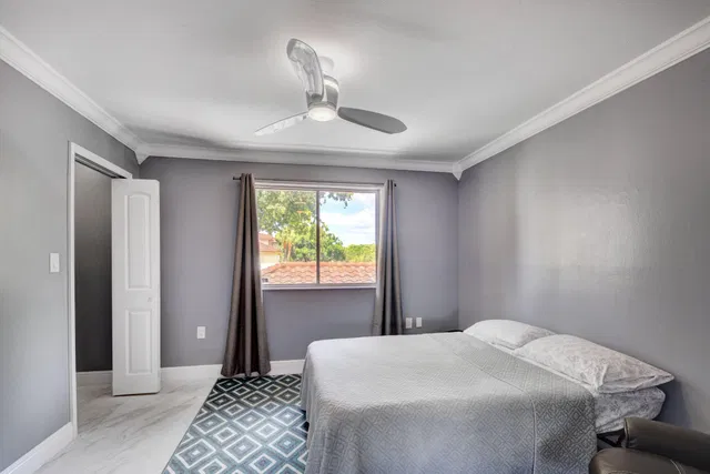 Residence photo 20