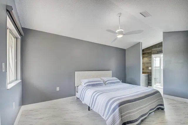 Residence photo 24