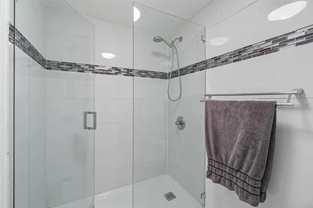 Embassy Towers Unit 613 photo 14