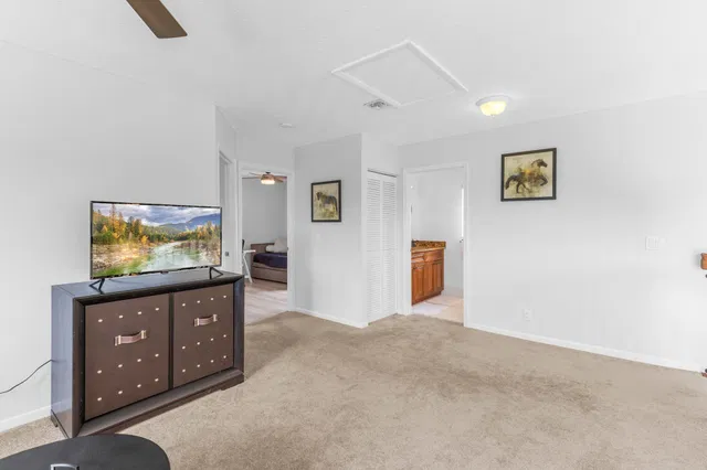  Residence photo 36