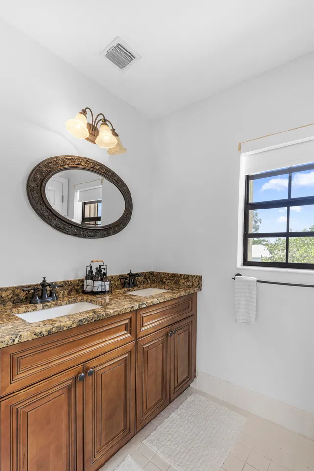  Residence photo 42