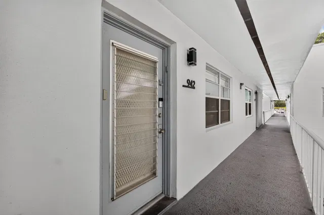 Unit 942 photo 25