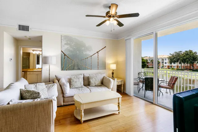 Residence photo 2