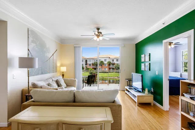 Residence photo 3