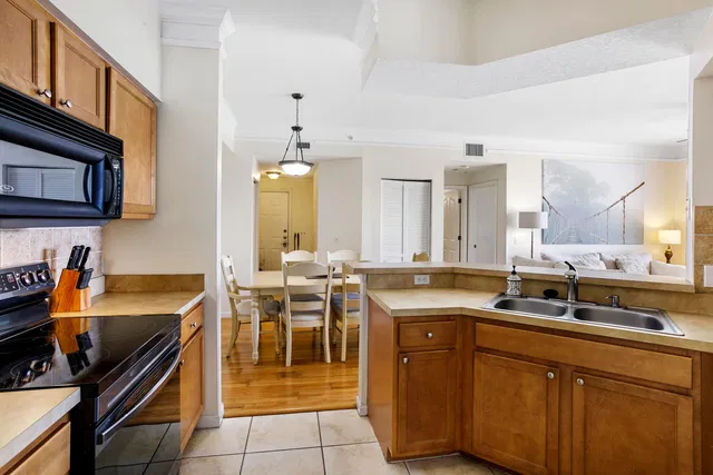 Residence photo 6