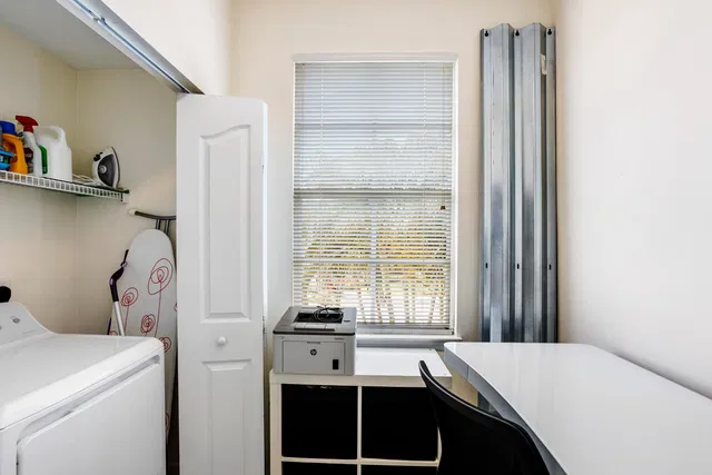 Residence photo 16