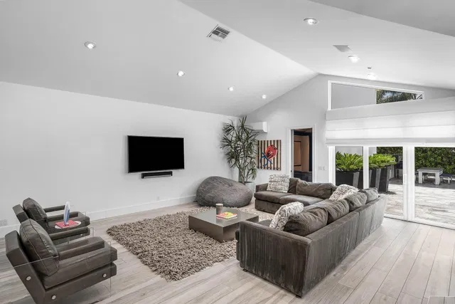 Woodfield Country Club Residence photo 15