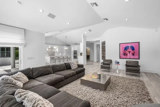 Woodfield Country Club Residence photo 17