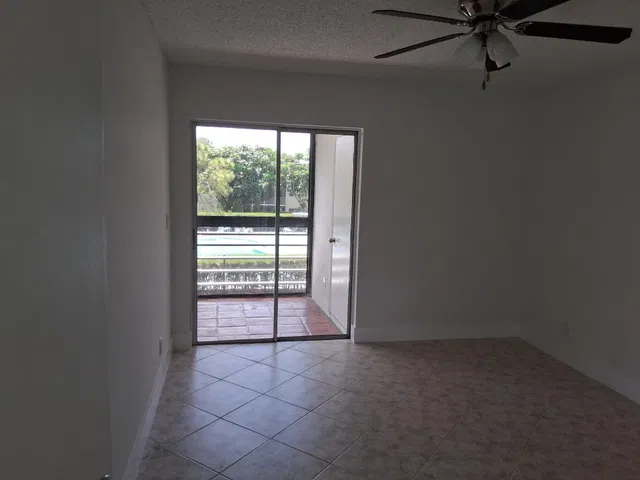  Unit 303 photo 5
