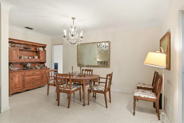 Residence photo 6