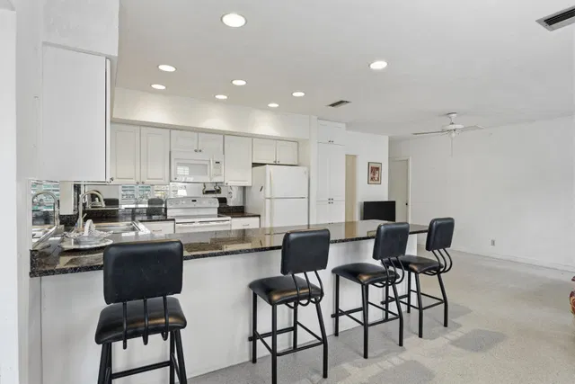 Residence photo 12