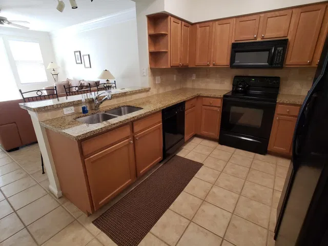  Unit 111 photo 20