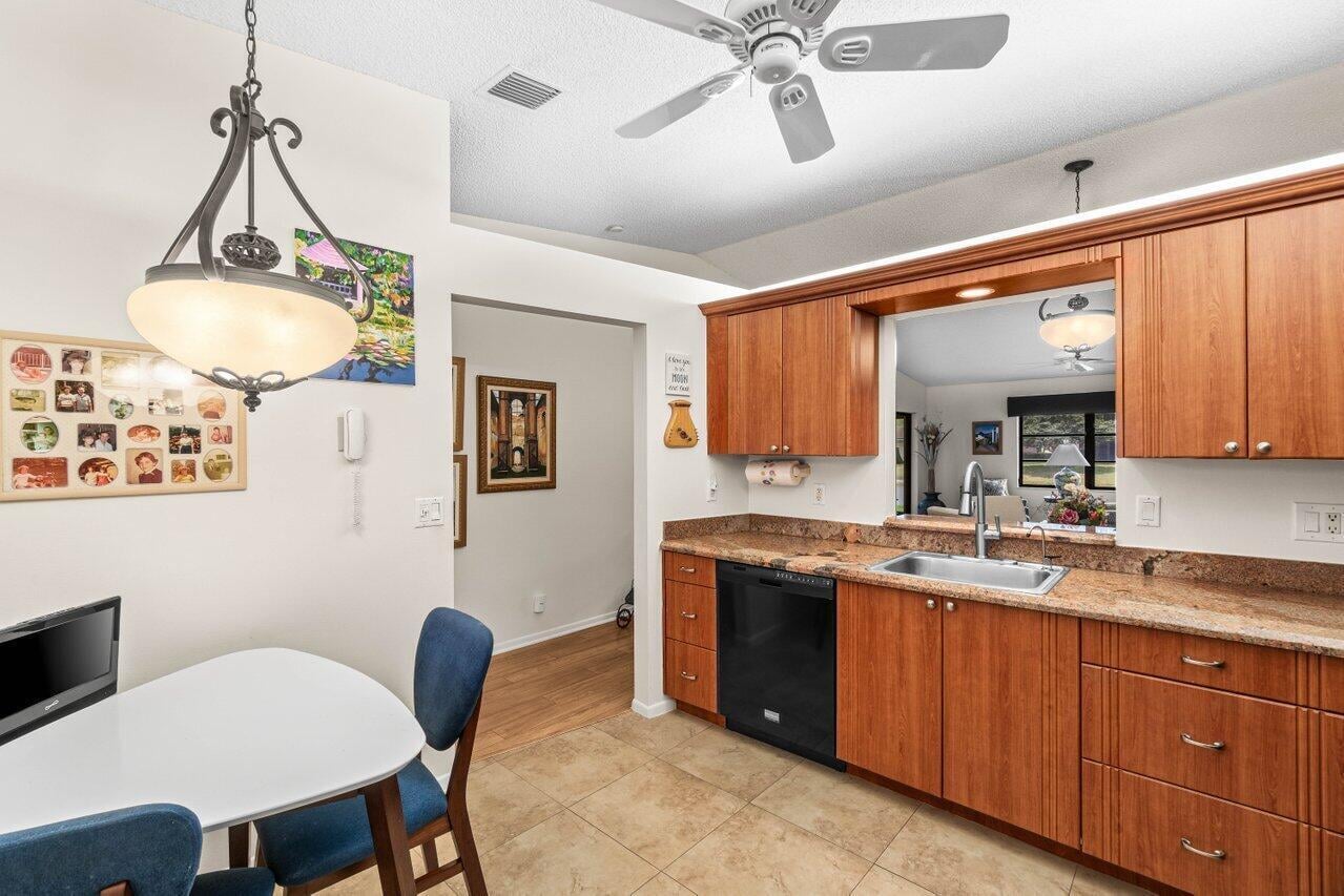  Residence photo 6