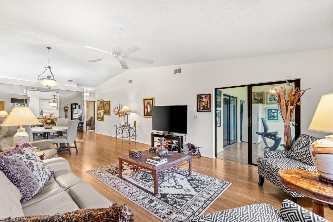  Residence photo 14