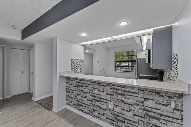  Unit 202 photo 8
