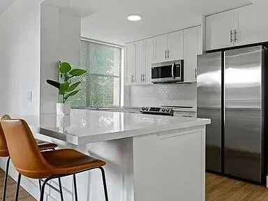  Unit 211 photo 4