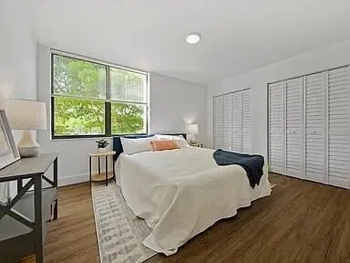 Unit 211 photo 9