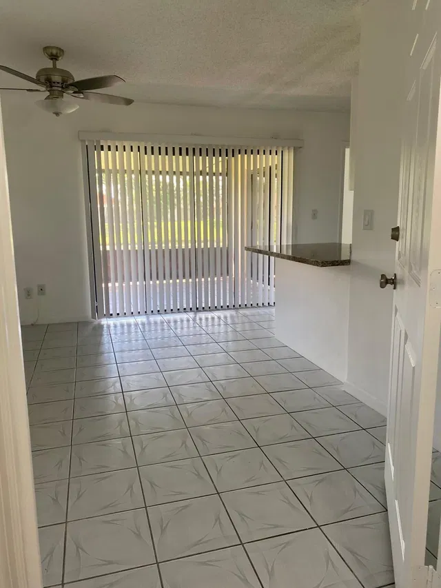  Residence photo 8