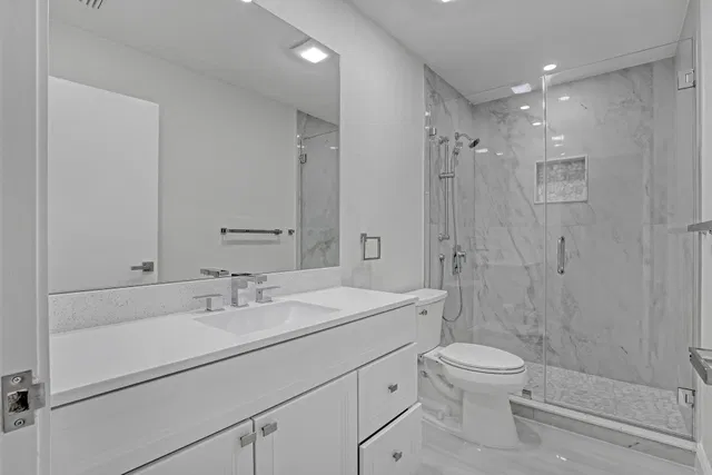  Residence photo 30