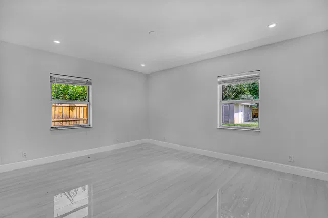 Residence photo 36