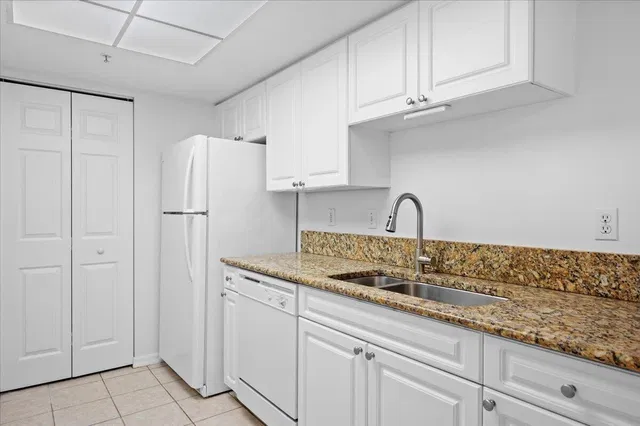 Unit 211 photo 2