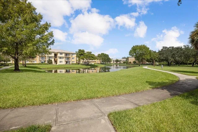 Unit 211 photo 21