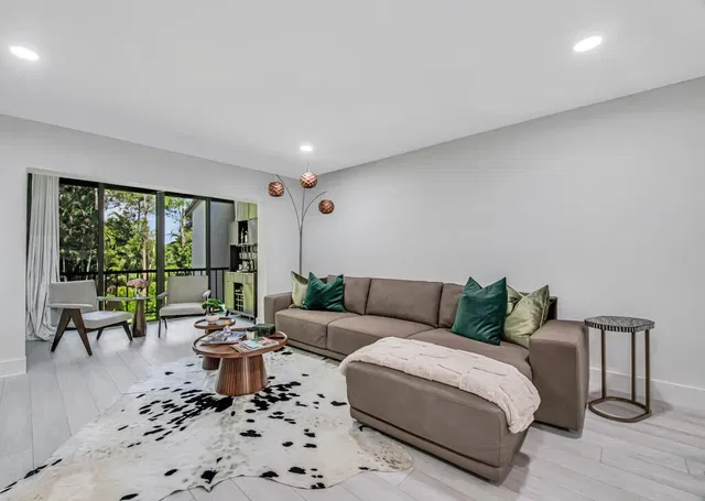 Boca Lago Country Club Homes Unit D photo 5