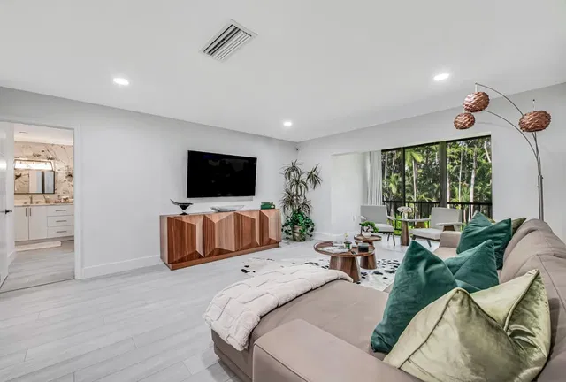Boca Lago Country Club Homes Unit D photo 6
