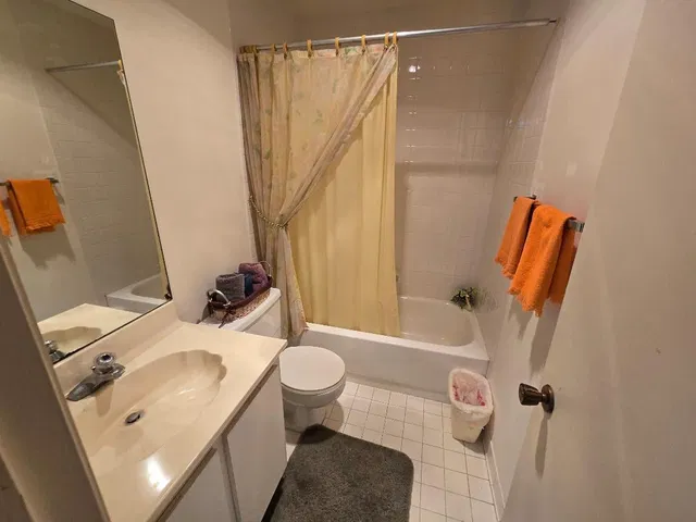 Unit F photo 9