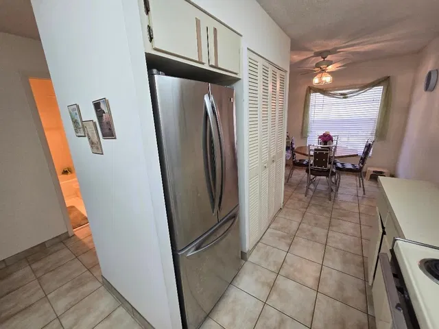 Unit F photo 12